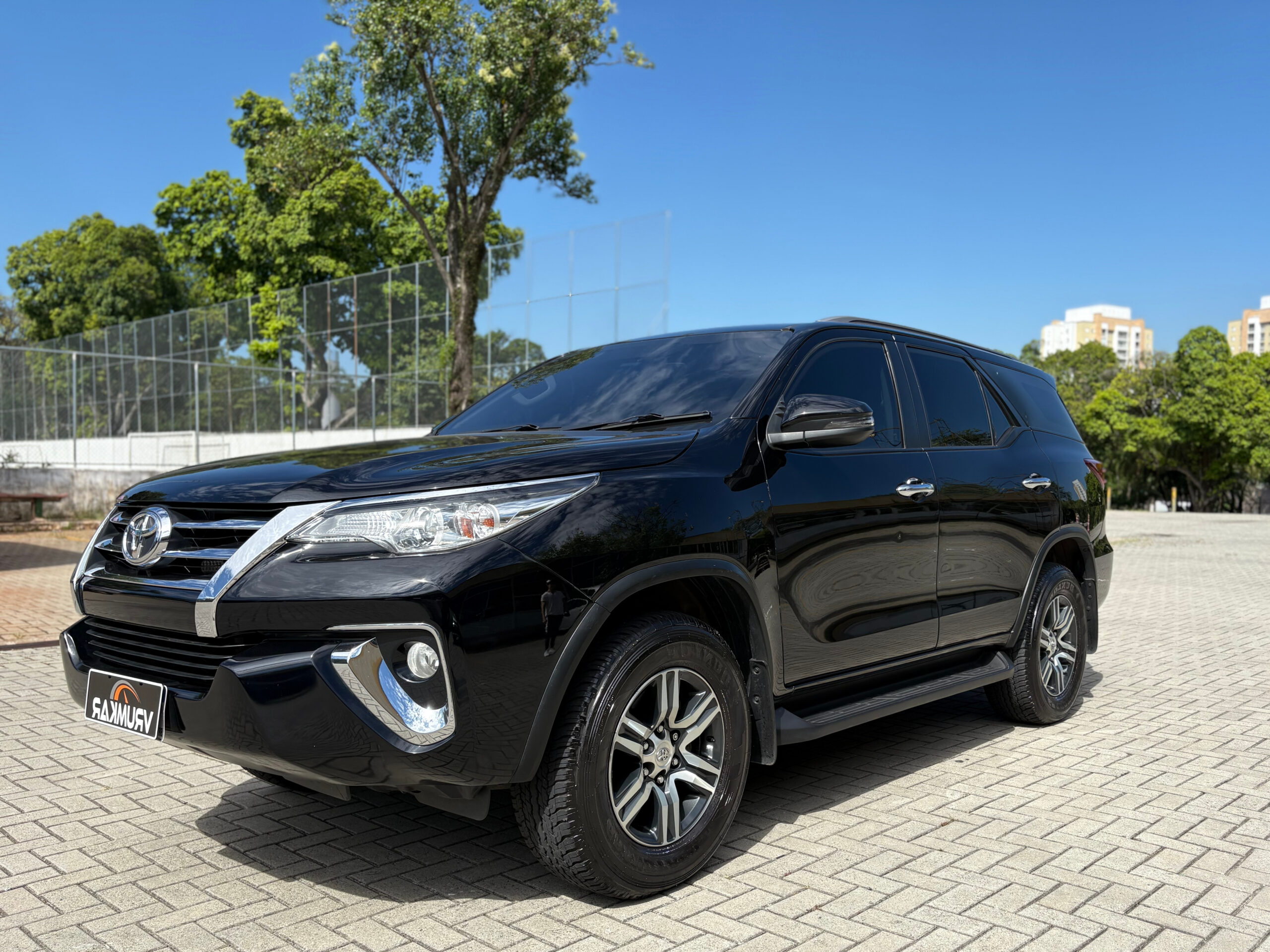 Hilux SW4 – Flex 4x2 7 lugares blindado